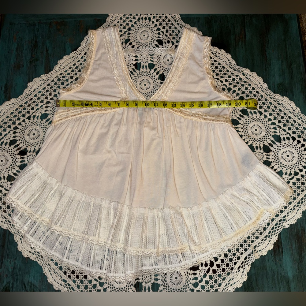 POL Cream Top with Lace Detail
